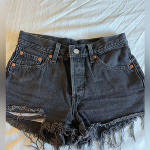 LEVIS 501 SHORTS.